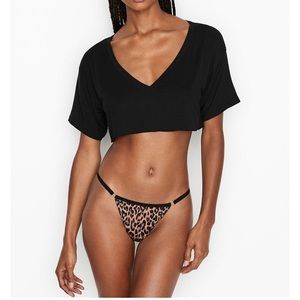NWT Victoria’s Secret V-String Thong Leopard